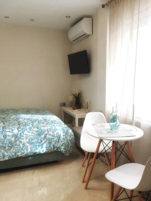 Emerald Mini Suite:Your Deluxe Studio In Kalamaria Tesalonika Bagian luar foto
